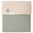 Couverture lit bébé waffle teddy Oslo shadow green/ soft sand Koeka